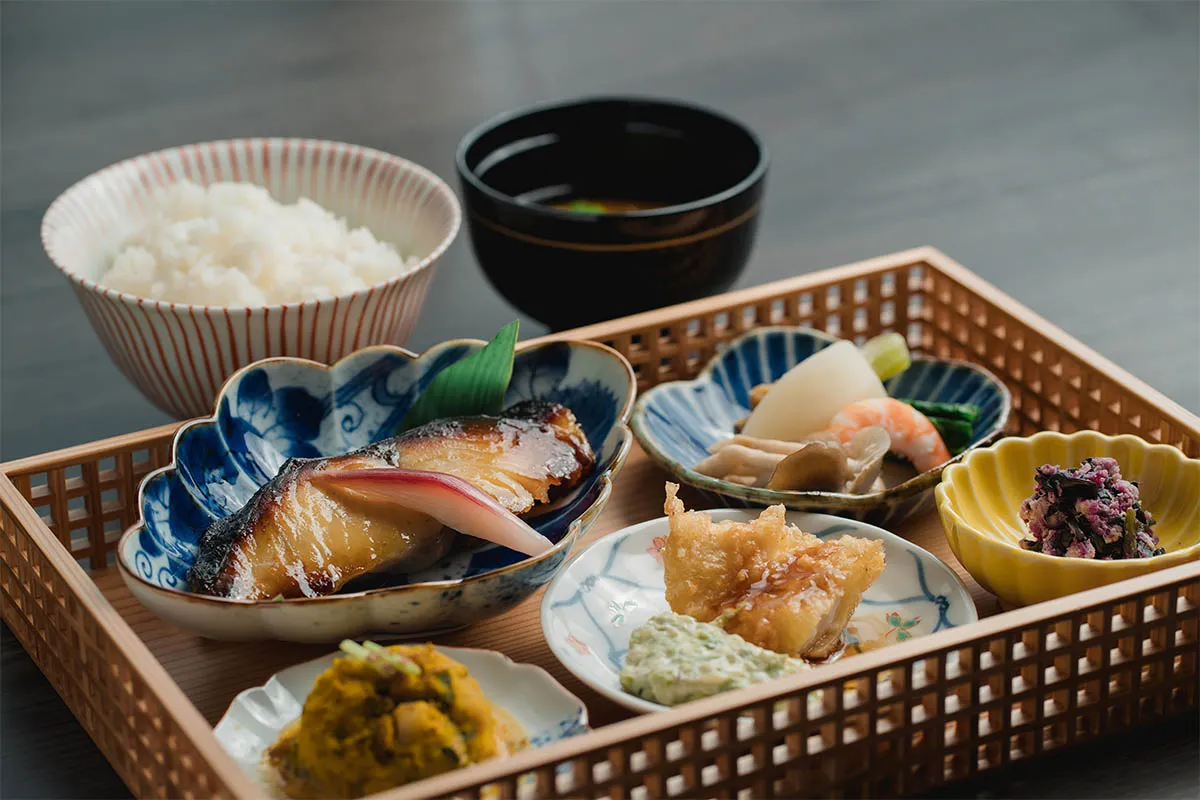 【数量限定】 三菜一汤午餐拼盘 (日式料理|松花堂)