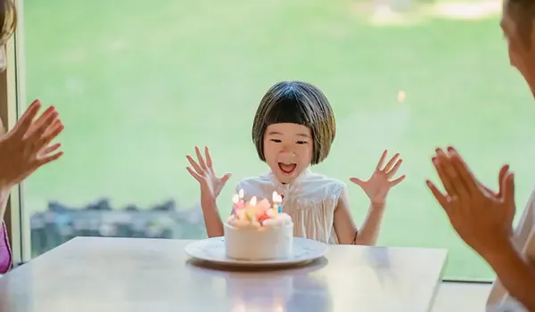 Anniversary在特别的纪念日吃酒店女仆的蛋糕