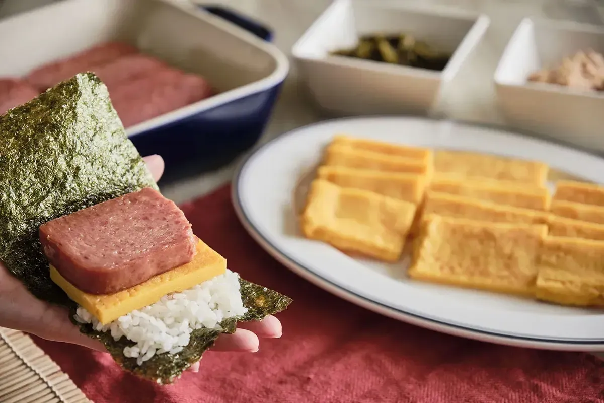 猪肉鸡蛋饭团